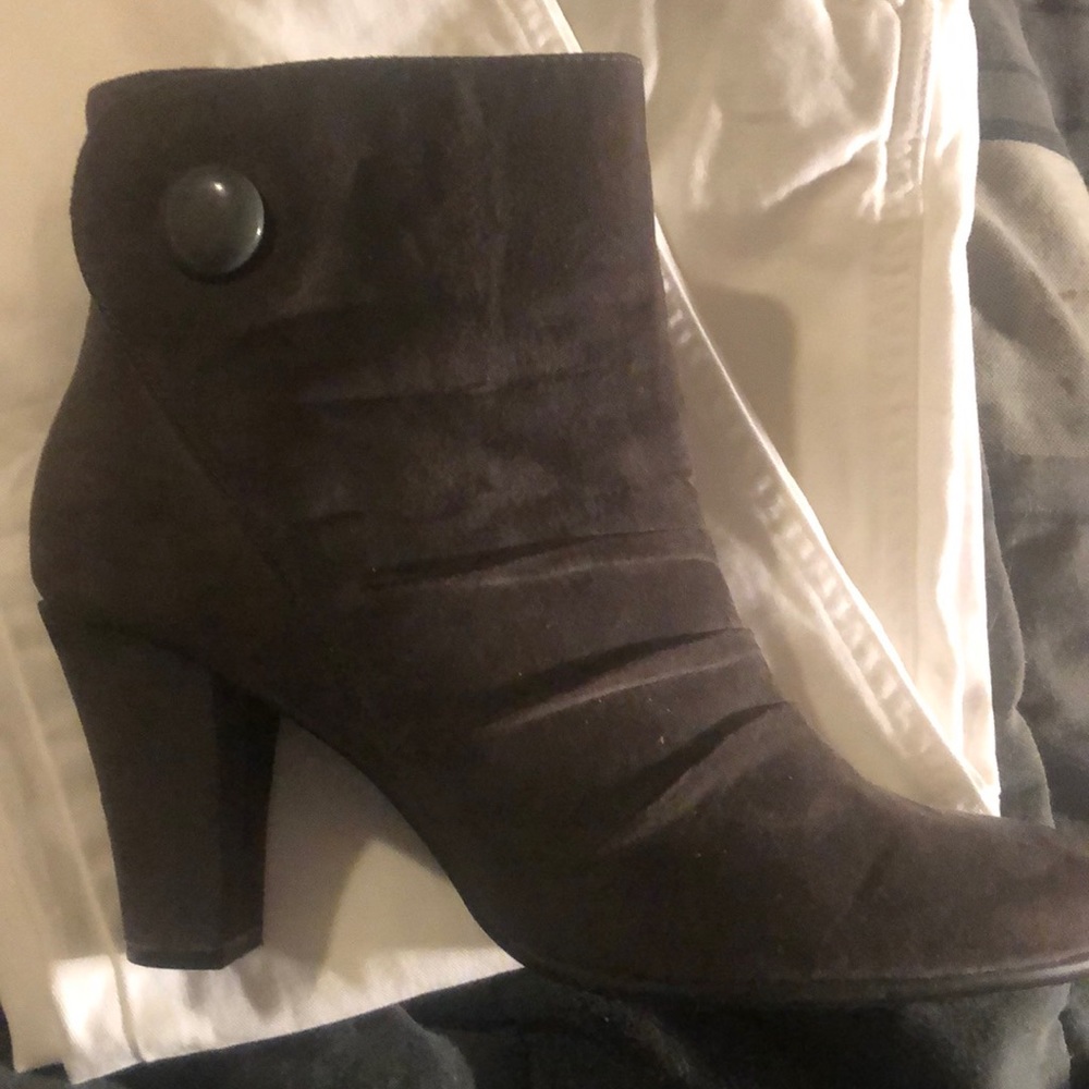 shoes - Picture 3 of 3